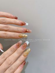 -花岐款式专研健康美甲沙龙
