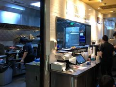 -The Habit Burger Grill 哈比特汉堡(复兴soho店)
