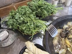 -粘豆包柴火铁锅炖