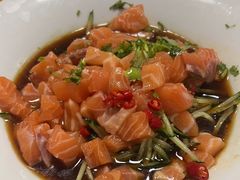 捞汁三文鱼-小郭私房菜·海肠捞饭店(学士街店)