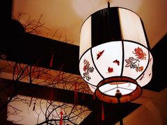 -Noir. Dining in the Dark