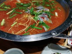 -野山舂·贵州现舂酸汤火锅(鸿通城店)