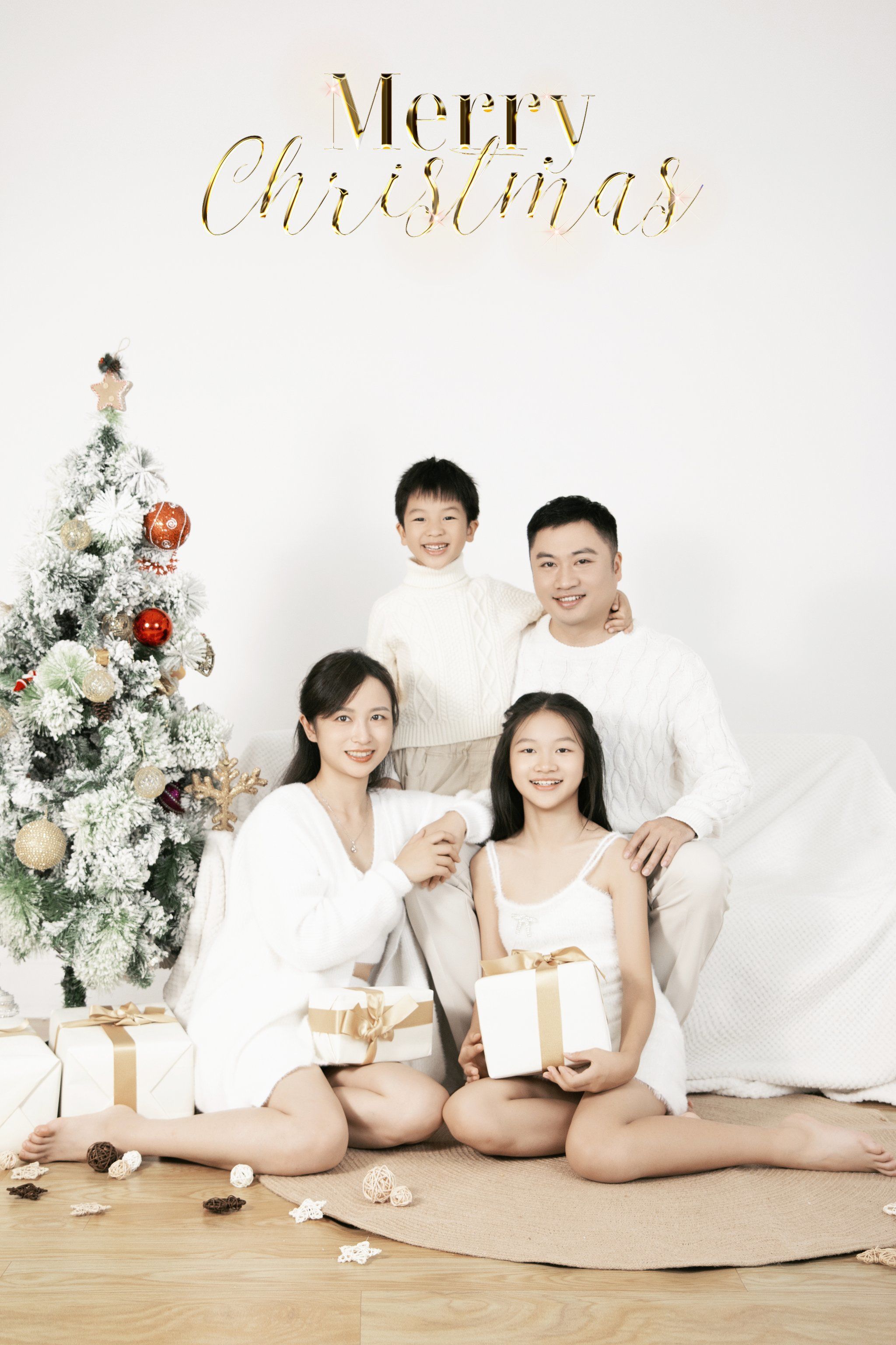 圣诞全家福95
所有的节日都不是为了礼物,而是提醒大家都不要忘