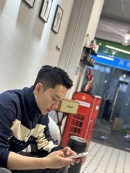 -老男孩男士理容馆·理发·烫染·修面