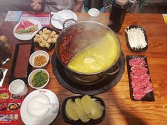 花胶鸡鸳鸯锅-捞围鲜·港式打边炉(海阳路店)