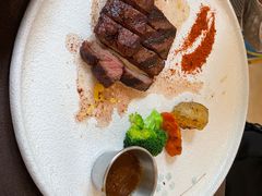 -悦享绿山墙西餐厅