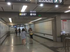 -体育场(地铁站)