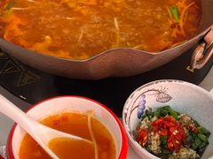 -毛辣果·贵州红酸汤牛肉火锅(西单店)