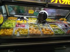 自助取餐区-老炳·七丛松甘草水果