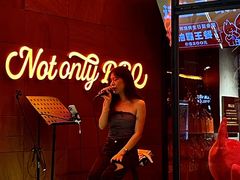 -何师烧烤Pro ·江湖川菜·小龙虾·精酿(太古里旗舰店)