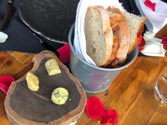 餐前包-AZUL by FUEL蓝色·法式酒馆(琶醍店)