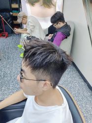 点击看大图 -藤野造型专业烫染接发