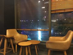 等位区-星巴克臻选(宁波世纪东方广场店)