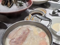 -红鼎豆捞·非遗鲍皇汤火锅(宝丰路店)