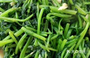 Private Family-style Chrysanthemum Greens
