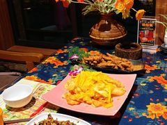 -月亮眼花园餐厅书吧酒吧