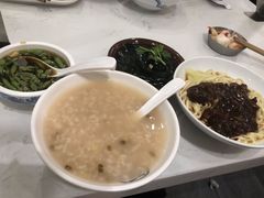 -李与白包子铺(桐梓林店)