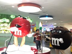 -m豆巧克力世界(上海世茂广场店)