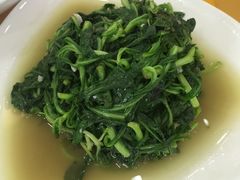 -侬佳蒸菜馆(听潮店)
