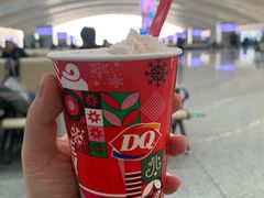 草莓芝士暴风雨-DQ·蛋糕·冰淇淋(高新万达店)