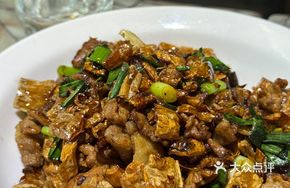 Stir-fried Pork with Chili Topping