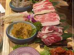 -明洞阿姨·韩式酱蟹烤肉·创意料理(三元桥店)