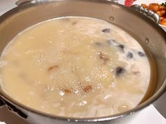 招牌松茸清汤底-洋房火锅(新天地店)