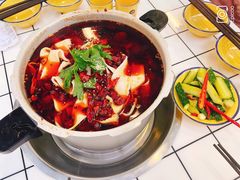 -晓彭肥肠鸡·泡椒鸡火锅(水木天地店)