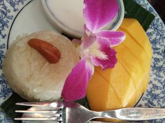 芒果糯米饭-卷心菜和避孕套餐厅(Pattaya)