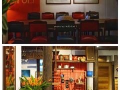 -Cuc Gach Quan Restaurant