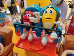 -m豆巧克力世界(上海世茂广场店)