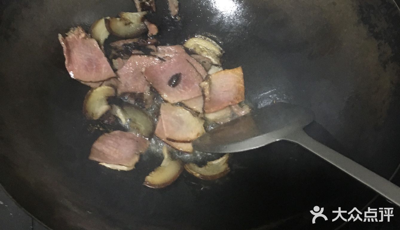 教大家如何炒湖南腊肉