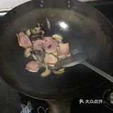 教大家如何炒湖南腊肉