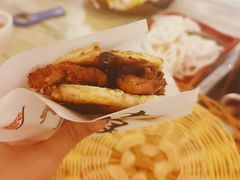 烧饼夹五花肉-老徐烧烤涮肚(交道口店)