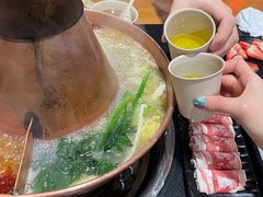 -果松木炭酸菜铜火锅·外婆参鸡汤