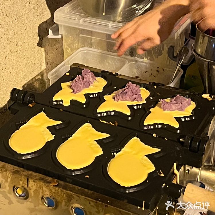 义乌路边摊小吃三巨头｜梅花小蛋糕、鲷鱼烧、梅花糕