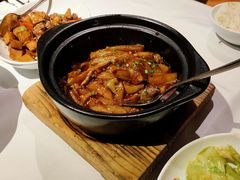 咸鱼茄子煲-汤城小厨•粤菜•靓汤(苏州街店)