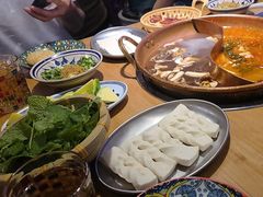 -洱火云南酸菜牛肉火锅(石景山当代商城店)