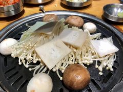 蘑菇拼盘-缸桶屋韩国料理·全程帮烤(泰禾店)