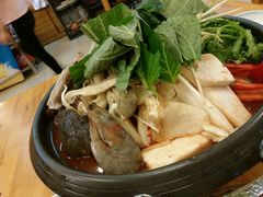 -青瓦餐厅·生鱼片·韩园烤肉(西塔店)