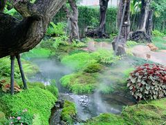 -Chom Cafe and Restaurant