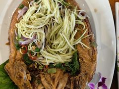 -Chom Cafe and Restaurant