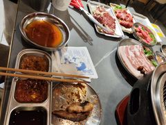-围炉肉舍丹东海鲜烤肉·烤活鳗(步行街店)