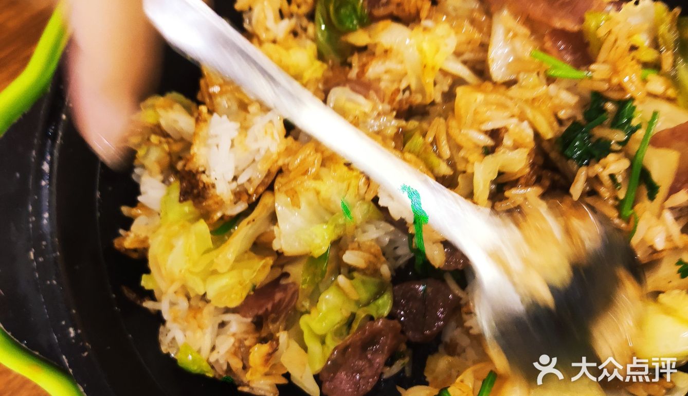 [吐]好吃到流泪的薯仔鸡肉粉和带筋牛肉饭