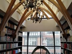 -钟书阁(松江泰晤士小镇店)