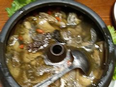 -老滇山寨•云南特色菜•地方菜•民族风情歌舞表演(金碧店)