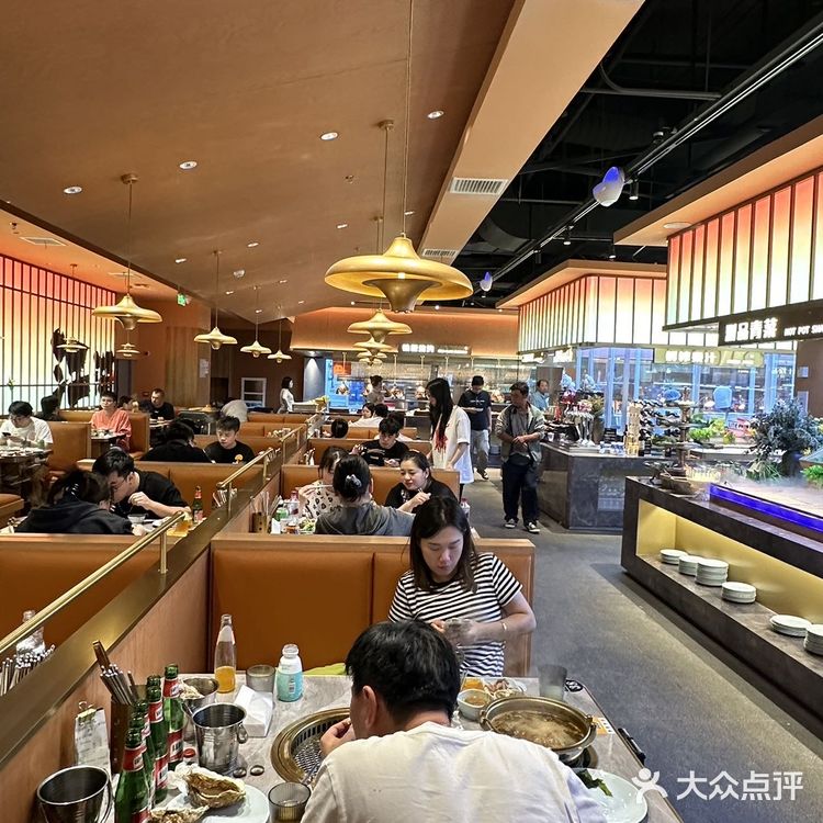 宝山万达新开的穷鬼食堂！129r烧烤火锅畅吃