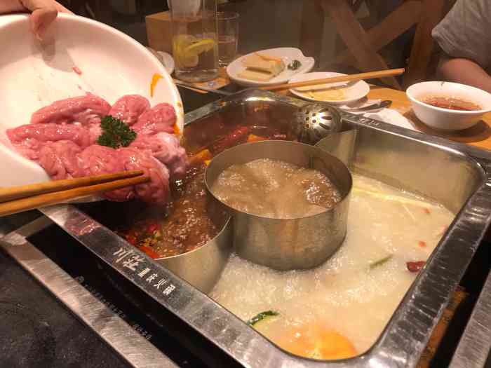 川庄重庆火锅-"口味川式口味,但是我们点的锅底比较清淡.