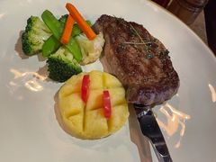-SISTERS BAR RESTAURANT川意酒馆(嘉善老市H楼店)