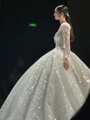 -Renee芮亦婚纱(原丽莎)